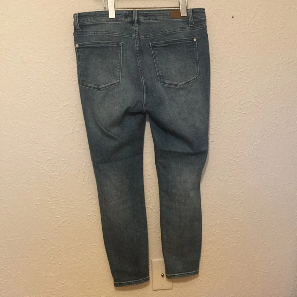 Judy Blue Relaxed Fit Jeans - Picture 5 of 11